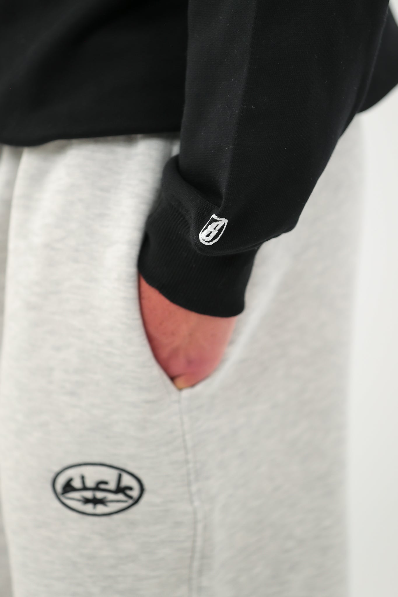 BASIC SICK CREWNECK