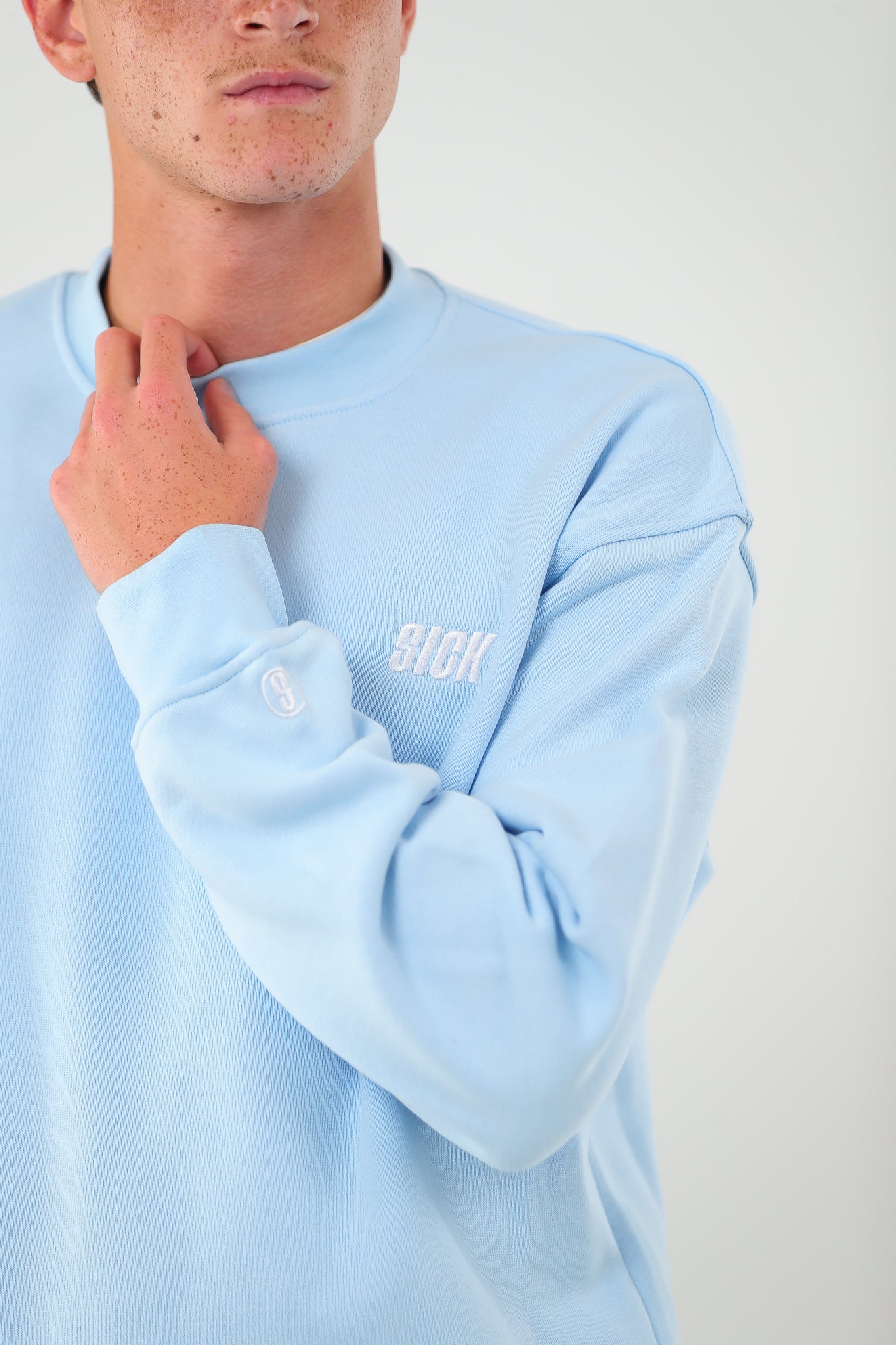 BASIC SICK CREWNECK