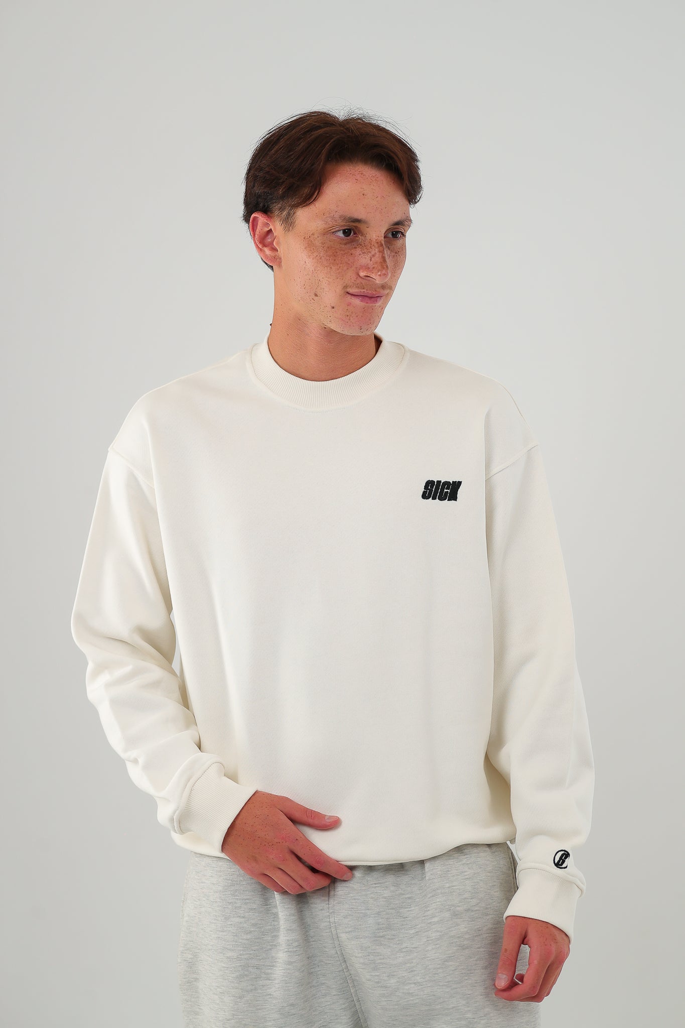 BASIC SICK CREWNECK