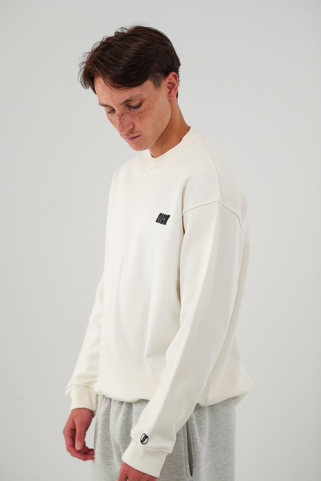 BASIC SICK CREWNECK