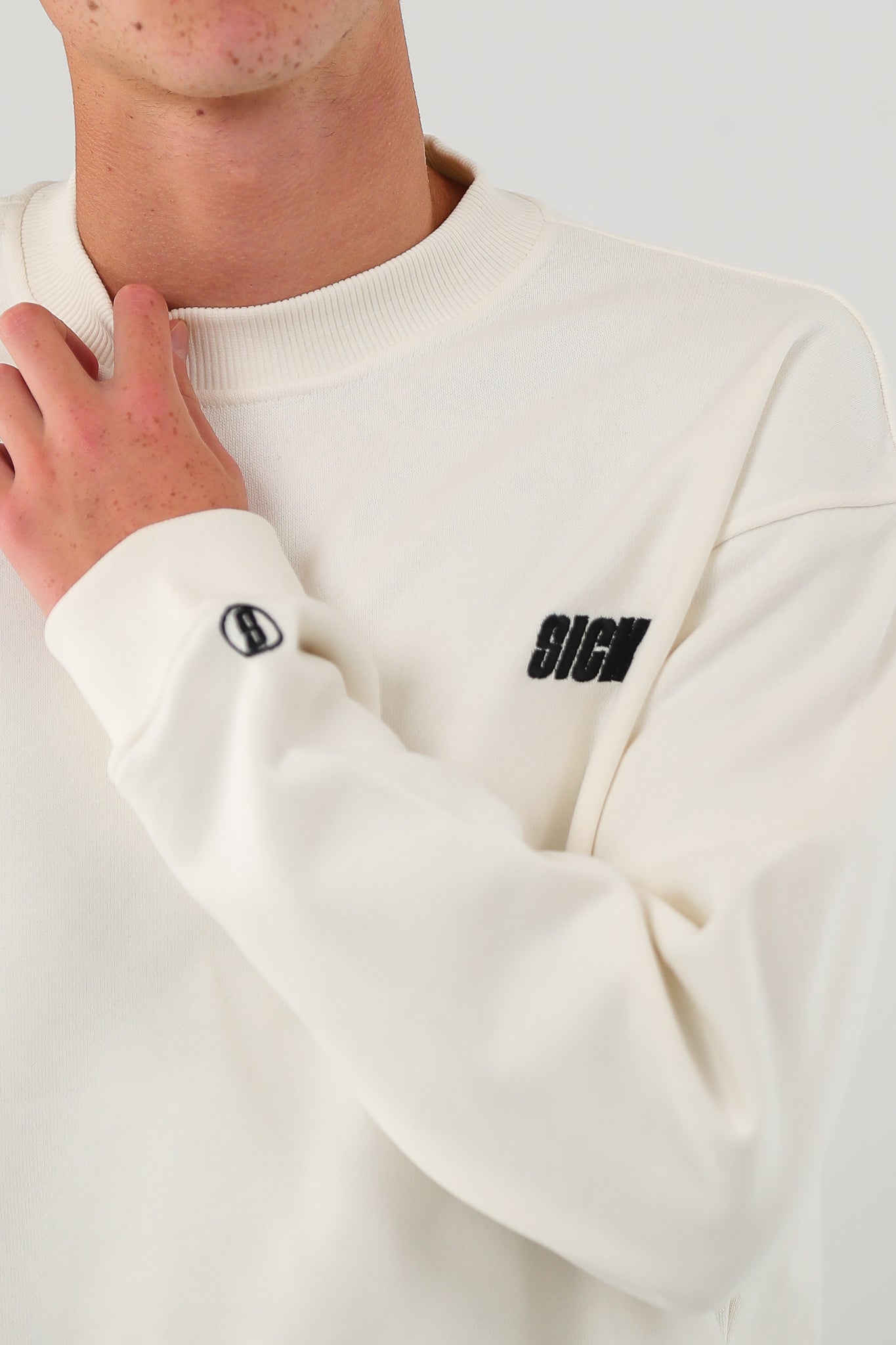 BASIC SICK CREWNECK